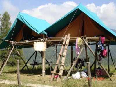 Πλατφόρμα με τρίποδα (υπερυψωμένο αντίσκηνο)